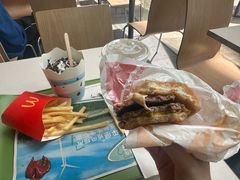 -麦当劳(假日广场店)