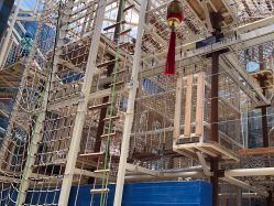 -PIPIKINGDOM皮皮王国欢乐号(欢乐海岸购物中心店)