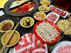 -宽板凳老灶火锅(台湾街店)