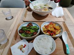 -老乡鸡(融科天地店)