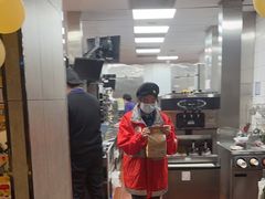 -麦当劳(得来速车道点餐 五里墩店)