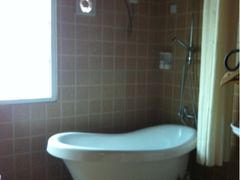 浴缸-娜娜度假小旅馆