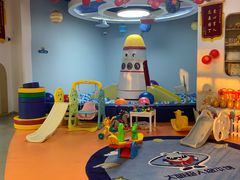 -小门牙好性格托育(北外滩中心)