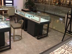 -回瑞眼镜·蔡司·依视路官方授权店(广益路万达店)