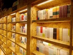 -新华里咖啡书吧(新华书店小寨店)