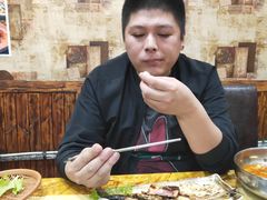 -牛信亭韩国料理·炭火烤肉(紫藤路店)