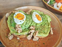 牛油果煮蛋吐司-RAC BAR(安福路店)