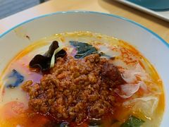 -灵芝妹子海鲜米线(劳动公园店)