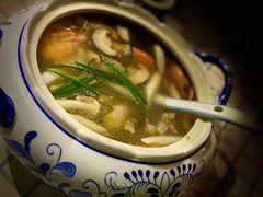 海鲜月婆鸡汤-在湖边私厨小馆