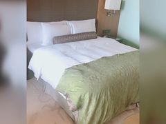 -上海滴水湖皇冠假日酒店