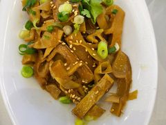 -百年港湾奥特莱斯(香炉礁店)