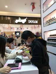 -美斯洛美甲美睫连锁店