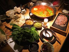 -湊湊火锅·茶憩(杭州湖滨银泰in77店)