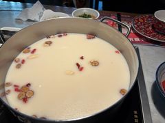 -尚尚仙·酸汤猪手·猪肚鸡火锅(华联万柳购物中心店)