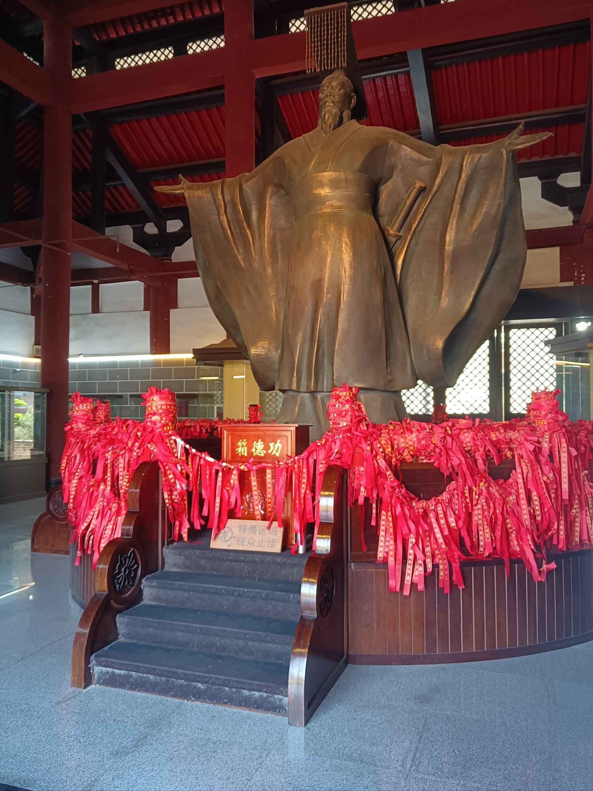 开始以为秦皇求仙入海处,结果想错了,在北戴河,里面不大,一会就转完了