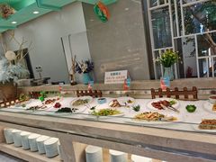 自助取餐区-绿岛港轩海鲜烤肉涮锅自助餐厅