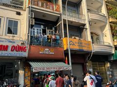 -Bánh Mì Huynh Hoa