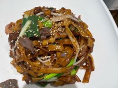 避风塘干炒牛河-十二粤味·顺德菜·烧鹅点心(五四广场店)