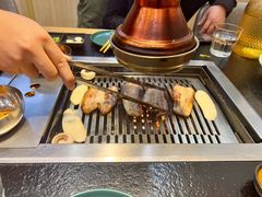 -臻牛烤肉
