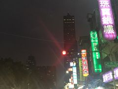 -六合夜市
