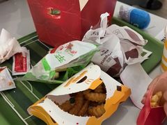 -麦当劳(上海虹桥站30B检票口楼上)