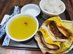 荷叶粥-穆得·老周家牛肉烧饼(普利街店)