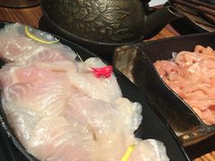 -老牌坊云南鱼豆花火锅(爱建店)