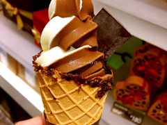 双重巧克力软冰激淋-GODIVA(港汇恒隆广场)