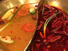 -重庆爽翻天老火锅(临平万达广场店)