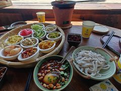 -包整·丝娃娃(一览甲秀楼风景店)