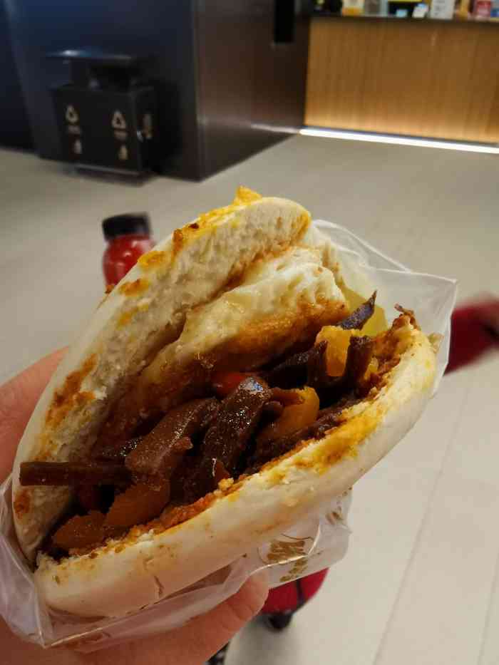 老金家蛋菜夹馍(老城根店)-"这玩意,一定一定要吃全套,肉蛋双拼加咸菜