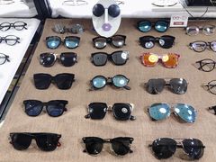 -罗伯特眼镜·蔡司官方授权(罗湖国贸店)