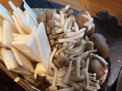 -湊湊火锅·茶憩(南京东路悦荟店)