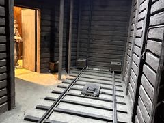 -暴风岛沉浸式体验馆(百联世纪店)