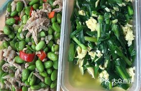 Stir-fried Eggs with Leeks and Stir-fried Pork with Edamame