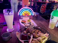 -UP嘻哈酒吧(粉巢店)
