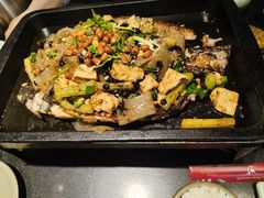 -俏巴妹烤鱼香锅(奥体店)