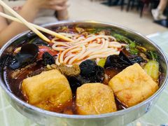 酸辣肥肠粉-红鼻子桂林米粉(金唐新光界店)