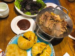 手扒肉-蒙亨·手把肉·蒙古包文化主题餐厅(天恒广场店)