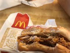 麦辣鸡腿堡-麦当劳(新华路步步高店)