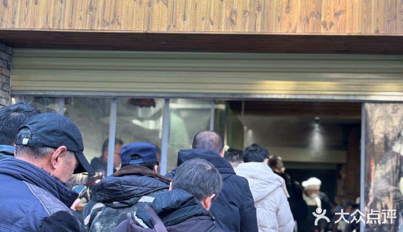 武汉开了30年的铁棚子热干面 用利友诚的碗？