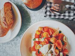 -ROAST coffee & eatery