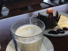-12 Rocks Beach Bar Cafe
