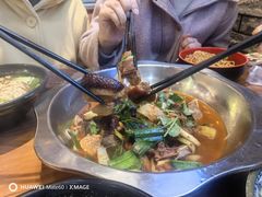 -爆炸头阿姨小四川正宗川味小吃(无任何分店)