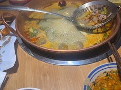 -洱火云南酸菜牛肉火锅(石景山当代商城店)