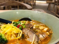 黄金脆皮猪五花面-陳八两面家(滨江天街店)