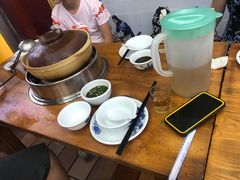 -广味炭炉鸡煲(宝业路分店)