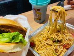 -必胜客(尹山湖歌林公园店)
