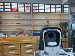 -豪门视光·星趣控·蔡司依视路眼镜代理商(中央大街店)