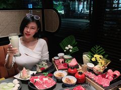 -铭牛烧肉·和牛海鲜自助(高新月牙湖店)